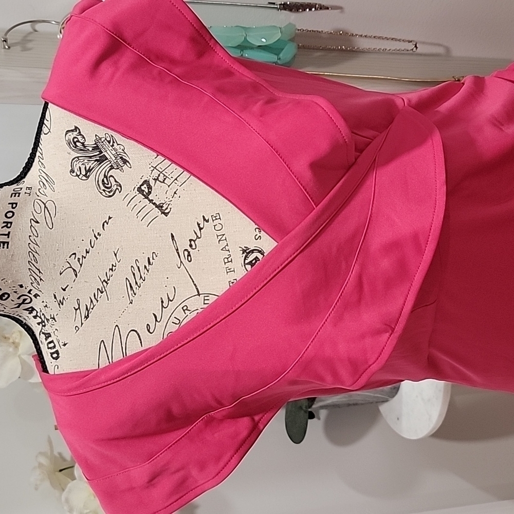Barbiecore PINK V-NECK WITH RUSHED SIDE Sz.Large. C38 - Picture 2 of 4